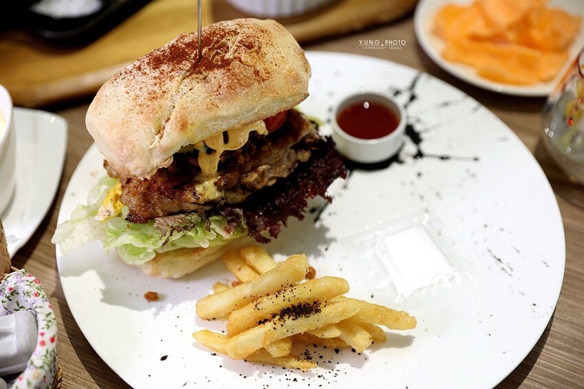 網囋「在地最強早午餐」人潮爆滿沒訂位吃不到 前夏慕尼主廚特色鐵板早午餐|WPAPA Teppanyaki Brunch 鐵板