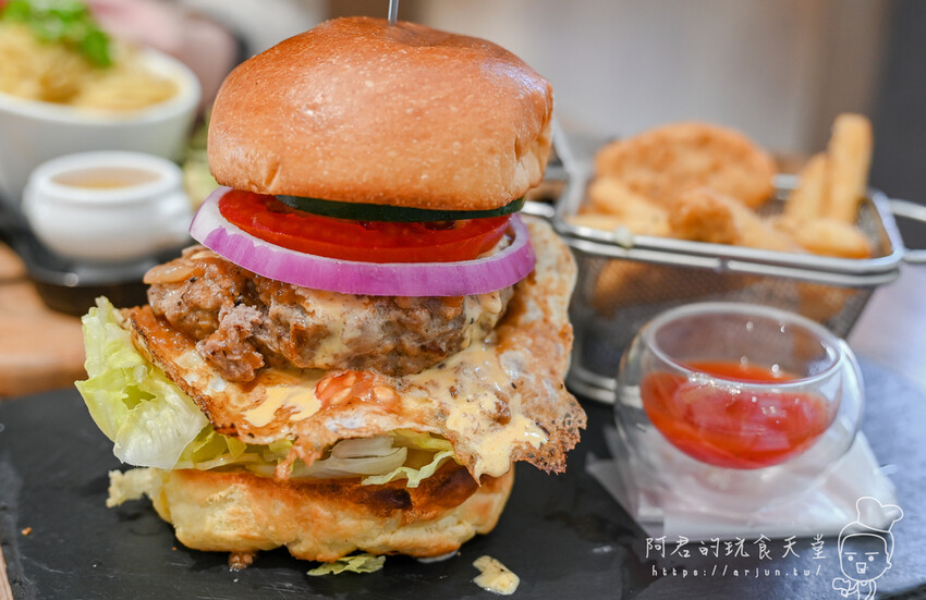 這間藏身在巷弄內的法式創意鐵板早午餐料理，連在地人假日也會排隊來吃！