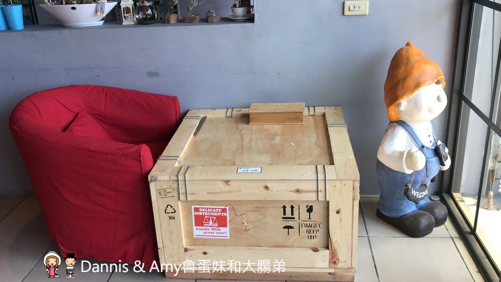 《竹北親子友善餐廳》CasA披薩專賣店。拿坡里式披薩好吃餅皮彈Q有嚼勁。免費溜滑梯、遊戲室、沙坑、盪鞦韆、投籃機、童書︱中正西路上 （影片）