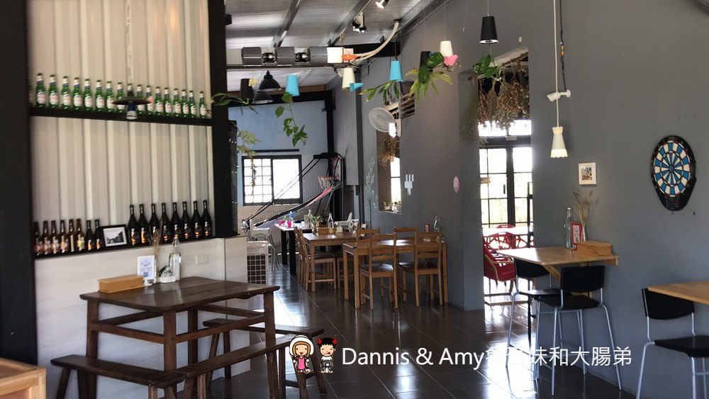 《竹北親子友善餐廳》CasA披薩專賣店。拿坡里式披薩好吃餅皮彈Q有嚼勁。免費溜滑梯、遊戲室、沙坑、盪鞦韆、投籃機、童書︱中正西路上 （影片）