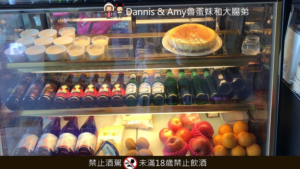 《竹北親子友善餐廳》CasA披薩專賣店。拿坡里式披薩好吃餅皮彈Q有嚼勁。免費溜滑梯、遊戲室、沙坑、盪鞦韆、投籃機、童書︱中正西路上 （影片）