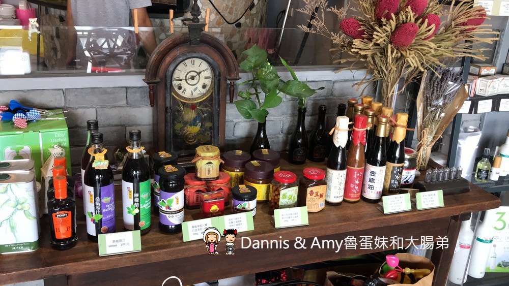 《竹北親子友善餐廳》CasA披薩專賣店。拿坡里式披薩好吃餅皮彈Q有嚼勁。免費溜滑梯、遊戲室、沙坑、盪鞦韆、投籃機、童書︱中正西路上 （影片）