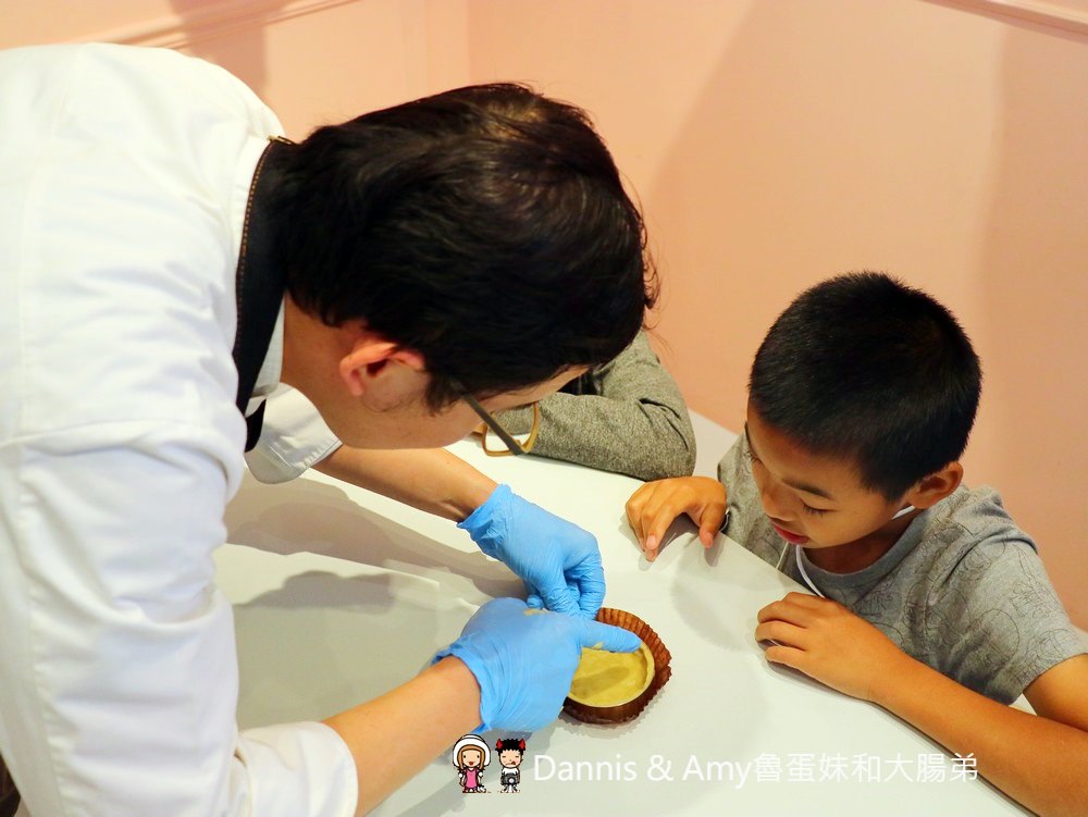 《新竹市區甜點推薦》甜甜雨法式甜點店。 在粉紅 x 大理石x 夢幻棉花雲空間下享受法國藍帶下午茶︱晶品城購物廣場1樓新竹火車站附近(影片)