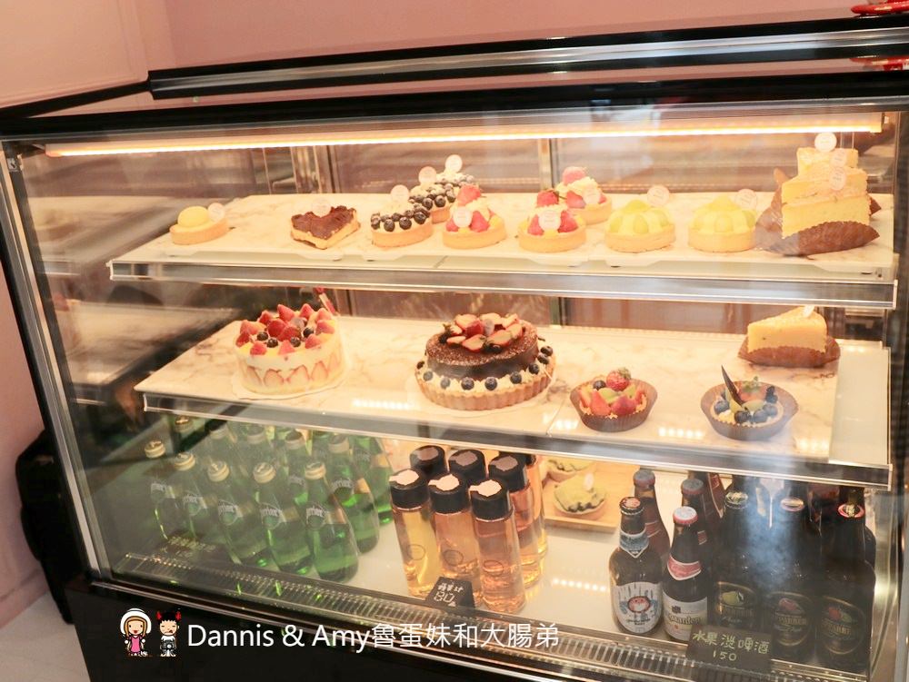 《新竹市區甜點推薦》甜甜雨法式甜點店。 在粉紅 x 大理石x 夢幻棉花雲空間下享受法國藍帶下午茶︱晶品城購物廣場1樓新竹火車站附近（影片）
