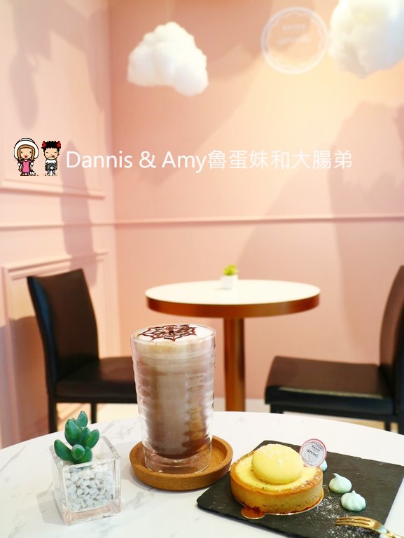 《新竹市區甜點推薦》甜甜雨法式甜點店。 在粉紅 x 大理石x 夢幻棉花雲空間下享受法國藍帶下午茶︱晶品城購物廣場1樓新竹火車站附近（影片）