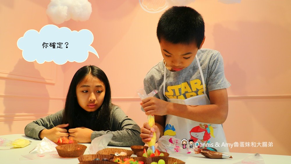 《新竹市區甜點推薦》甜甜雨法式甜點店。 在粉紅 x 大理石x 夢幻棉花雲空間下享受法國藍帶下午茶︱晶品城購物廣場1樓新竹火車站附近（影片）