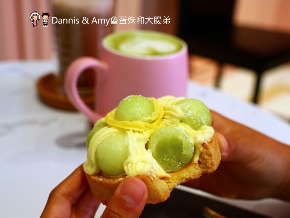 《新竹市區甜點推薦》甜甜雨法式甜點店。 在粉紅 x 大理石x 夢幻棉花雲空間下享受法國藍帶下午茶︱晶品城購物廣場1樓新竹火車站附近（影片）