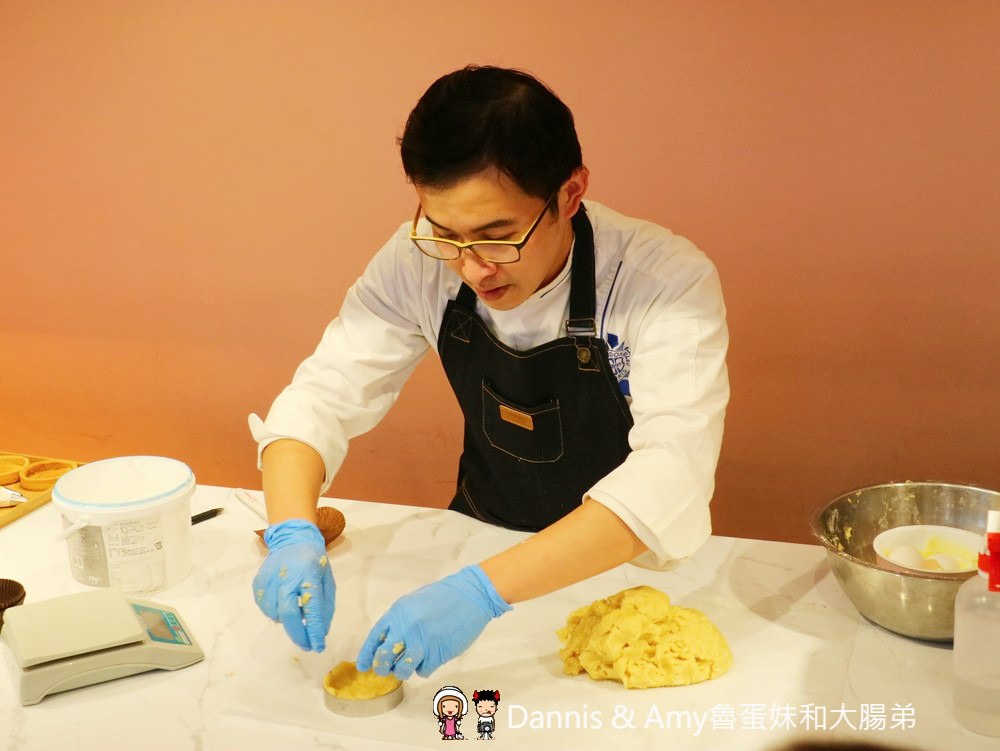 《新竹市區甜點推薦》甜甜雨法式甜點店。 在粉紅 x 大理石x 夢幻棉花雲空間下享受法國藍帶下午茶︱晶品城購物廣場1樓新竹火車站附近(影片)