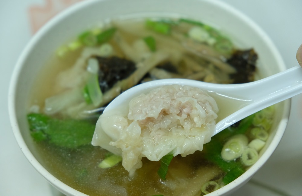 [嘉義]東區公明路 雞汁大餛飩皮薄肉鮮 珍品味麵食館 嘉義市東公有零售市場美食