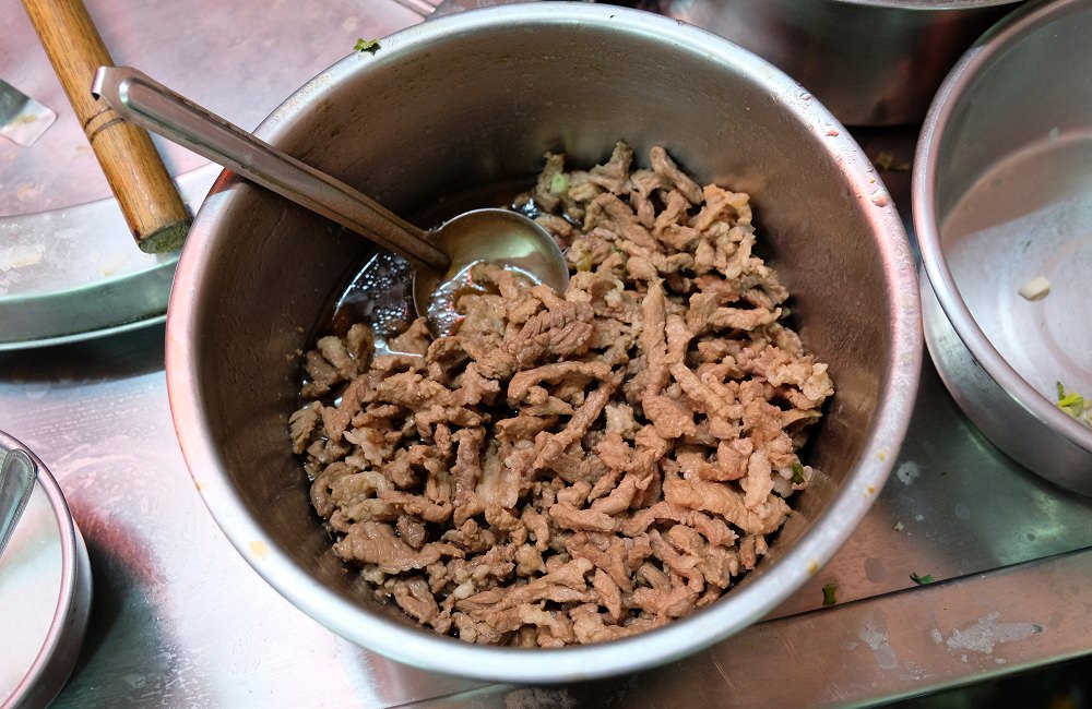 [嘉義]東區公明路 雞汁大餛飩皮薄肉鮮 珍品味麵食館 嘉義市東公有零售市場美食