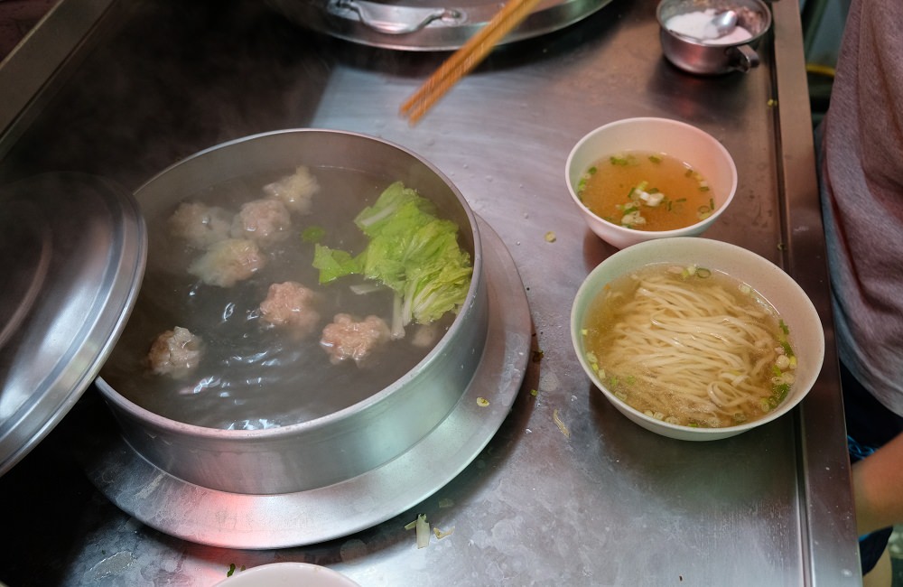 [嘉義]東區公明路 雞汁大餛飩皮薄肉鮮 珍品味麵食館 嘉義市東公有零售市場美食