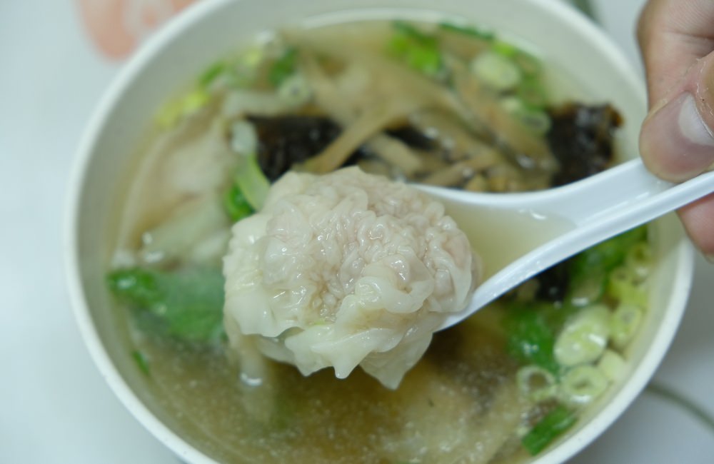 [嘉義]東區公明路 雞汁大餛飩皮薄肉鮮 珍品味麵食館 嘉義市東公有零售市場美食