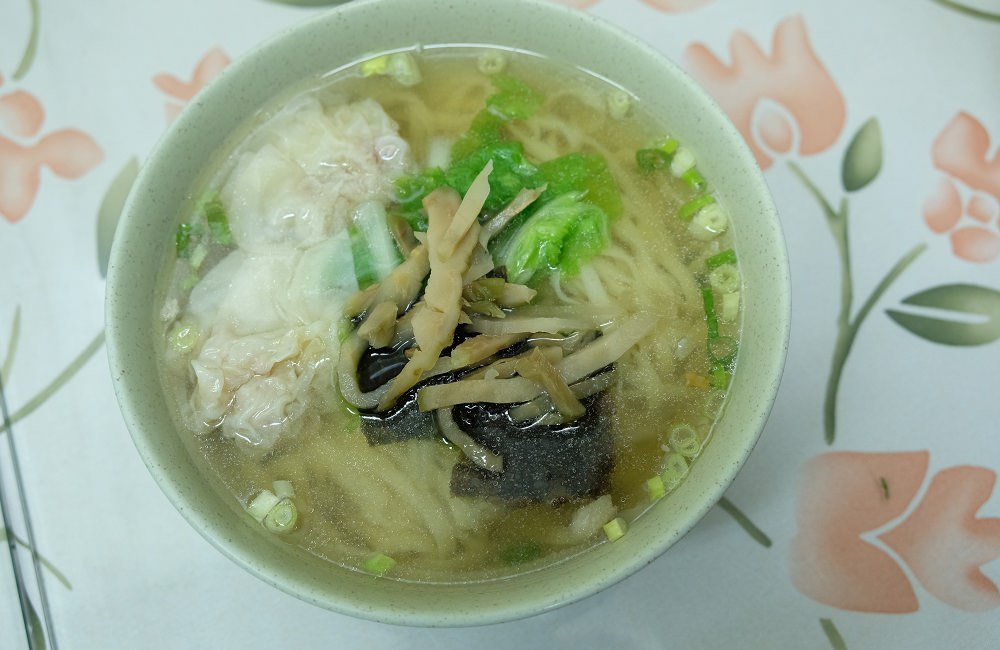 [嘉義]東區公明路 雞汁大餛飩皮薄肉鮮 珍品味麵食館 嘉義市東公有零售市場美食