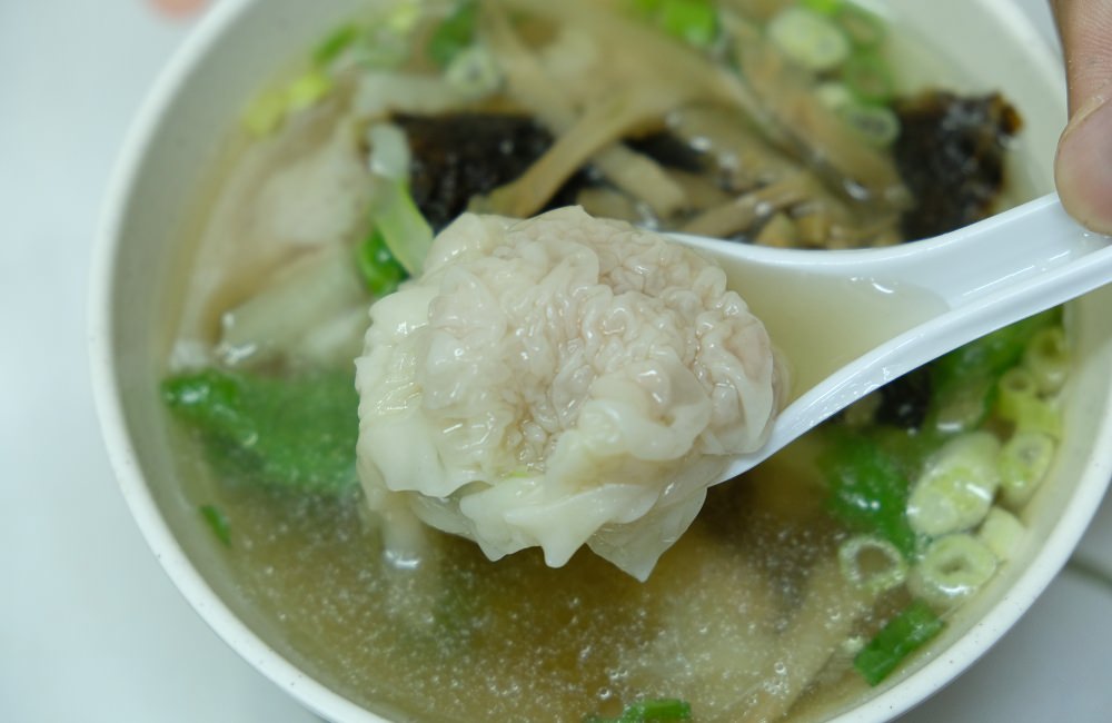 [嘉義]東區公明路 雞汁大餛飩皮薄肉鮮 珍品味麵食館 嘉義市東公有零售市場美食