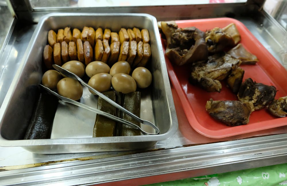 [嘉義]東區公明路 雞汁大餛飩皮薄肉鮮 珍品味麵食館 嘉義市東公有零售市場美食