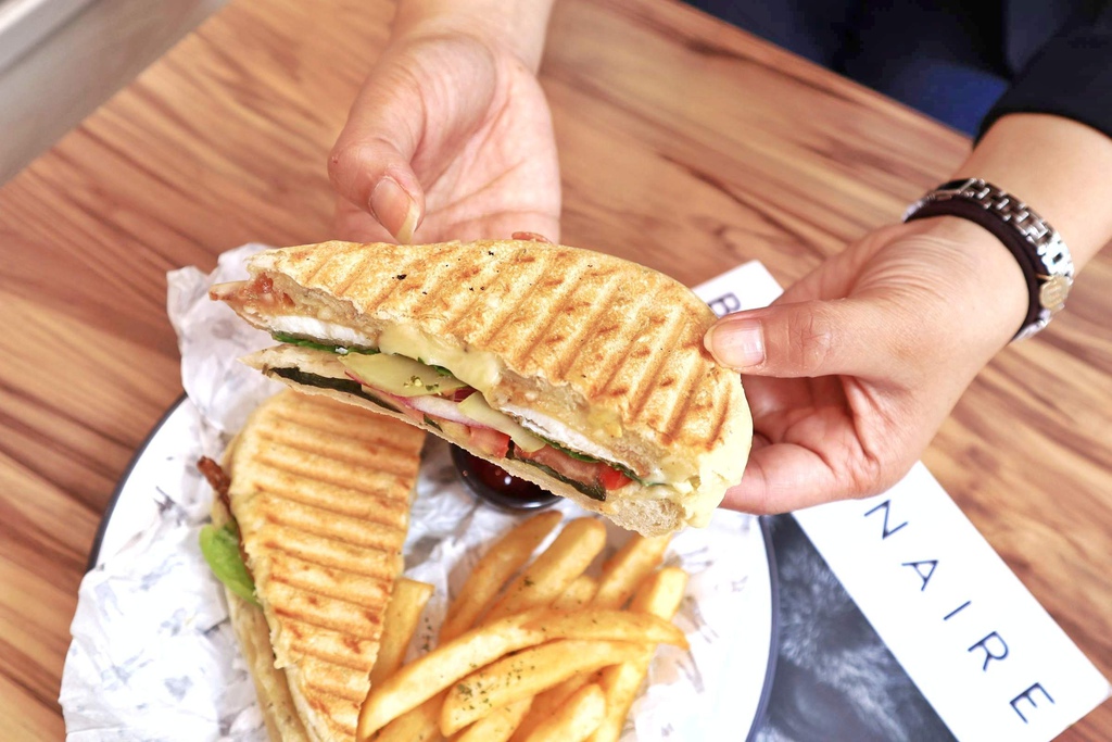 F&F仁愛.輕概念食飲/FIVE & FANTAST RENAI DINING IDEAS F&F仁愛.輕概念食飲/FIVE & FANTAST RENAI DINING IDEAS