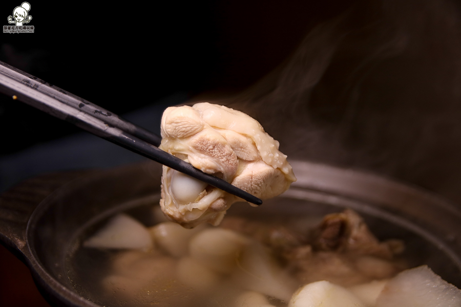 溫暖滋味的御膳房迷你土雞鍋，湯頭獨特土雞肉保有Q彈度、入口即化虎掌飯必點 - 跟著尼力吃喝玩樂＆親子生活