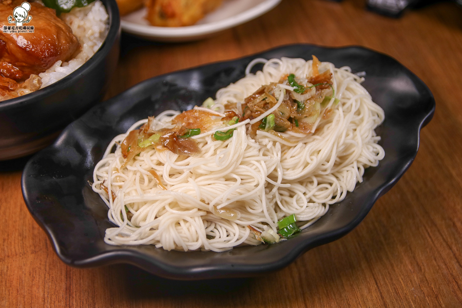 溫暖滋味的御膳房迷你土雞鍋，湯頭獨特土雞肉保有Q彈度、入口即化虎掌飯必點 - 跟著尼力吃喝玩樂＆親子生活