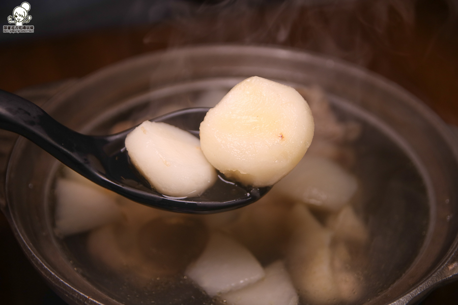 溫暖滋味的御膳房迷你土雞鍋，湯頭獨特土雞肉保有Q彈度、入口即化虎掌飯必點 - 跟著尼力吃喝玩樂＆親子生活