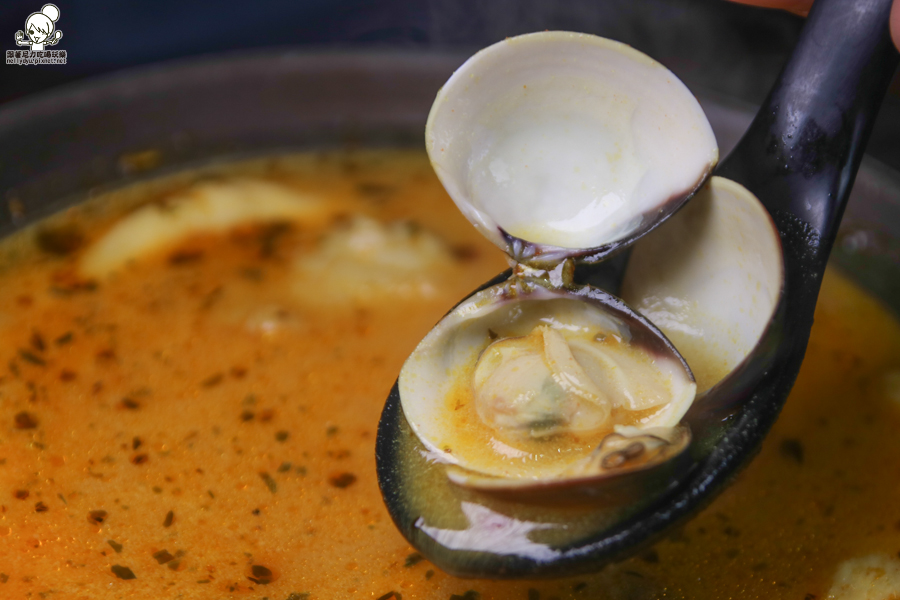 溫暖滋味的御膳房迷你土雞鍋，湯頭獨特土雞肉保有Q彈度、入口即化虎掌飯必點 - 跟著尼力吃喝玩樂＆親子生活