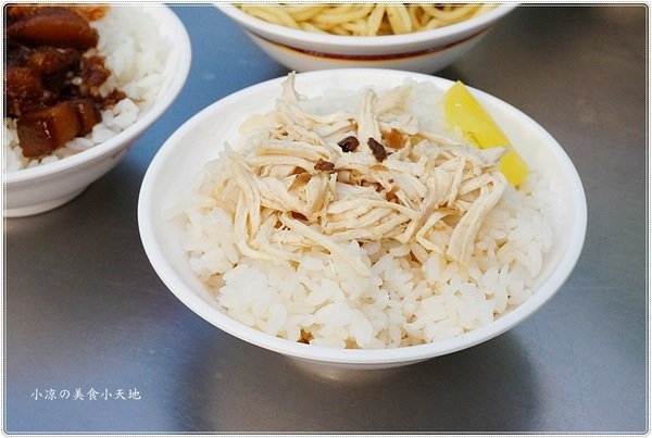 姊妹炒麵：台中北屯』姊妹炒麵║台中人的銅板早餐！傳統古早味炒麵＋豬血湯，就是愛這一味！