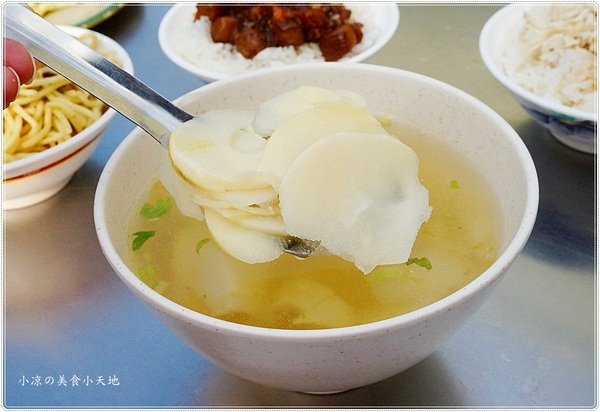 姊妹炒麵：台中北屯』姊妹炒麵║台中人的銅板早餐！傳統古早味炒麵＋豬血湯，就是愛這一味！