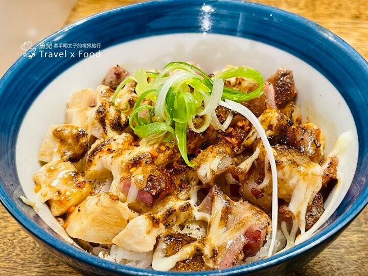 每週營業四天，排再久也要吃，巷仔內的一級棒特濃拉麵，還有世界第二好吃的焦糖布丁｜三冬麵舖 @魚兒 x 牽手明太子的「視」界旅行