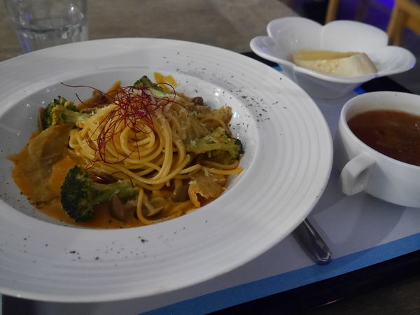 2018新竹一日遊最新！約會行程推薦。關西東安古橋 > 絕美魚鱗天梯> 夏季三角景觀咖啡廳。上山下海美景一日輕鬆走～