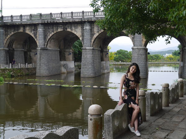 2018新竹一日遊最新！約會行程推薦。關西東安古橋 > 絕美魚鱗天梯> 夏季三角景觀咖啡廳。上山下海美景一日輕鬆走～