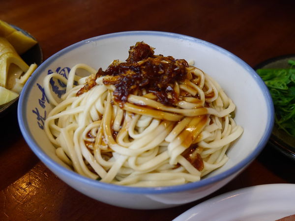 2018新竹一日遊最新！約會行程推薦。關西東安古橋 > 絕美魚鱗天梯> 夏季三角景觀咖啡廳。上山下海美景一日輕鬆走～