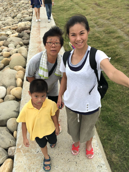圓圓家出去玩—《新竹景點》放電遛小孩,放風箏保證不失敗《南寮漁港》戲水、觀浪、草地放風箏!