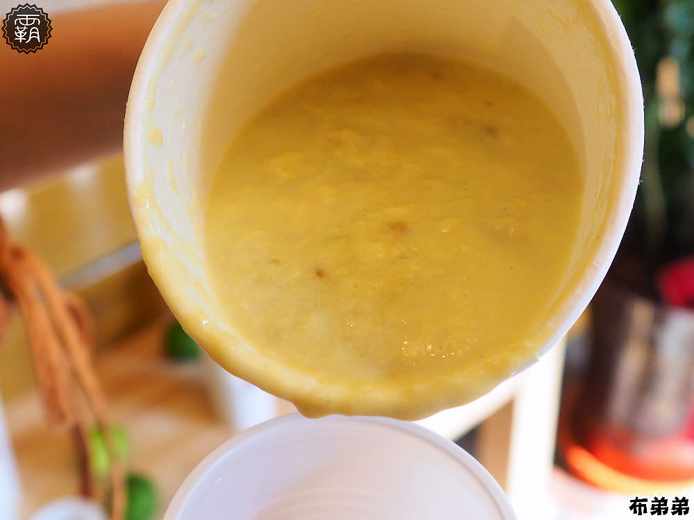 布弟弟Fruit tea tea，中科商圈新開幕新鮮現打果汁，紅、綠、青茶買2送1大優惠~