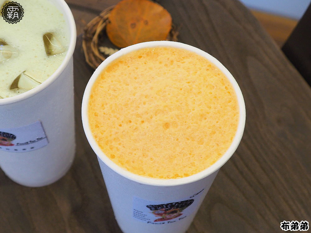 布弟弟Fruit tea tea，中科商圈新開幕新鮮現打果汁，紅、綠、青茶買2送1大優惠~