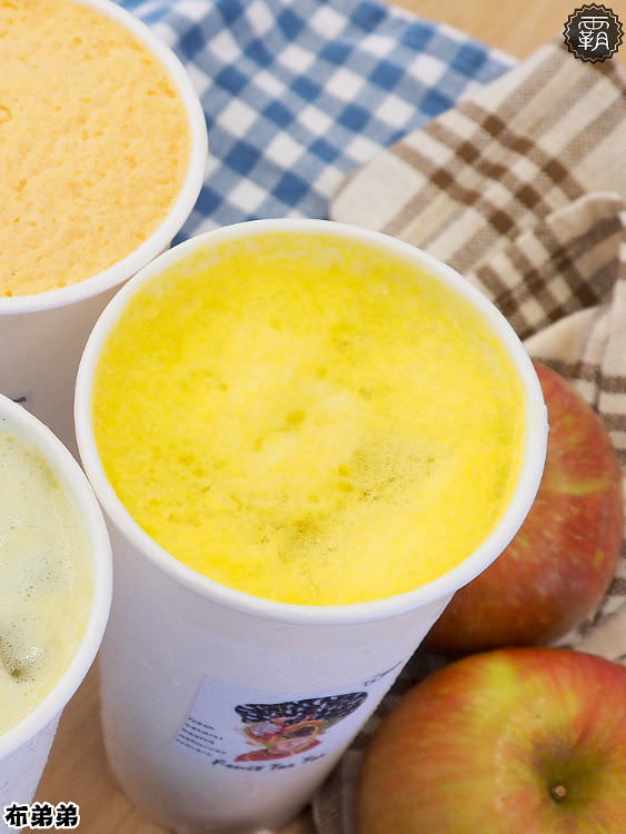 布弟弟Fruit tea tea，中科商圈新開幕新鮮現打果汁，紅、綠、青茶買2送1大優惠~