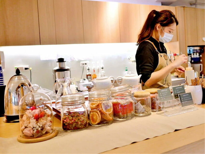 | 板橋咖啡廳 |  良師塾人文食飲 Literati cafe，商務聚餐好去處，寬敞舒適不限時，健康簡單推薦！