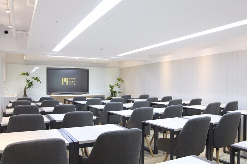 捷運府中站美食推薦|良師塾人文食飲 Literati cafe|300坪寬敞空間、平日不限時間|K書約會聚餐工作都適合