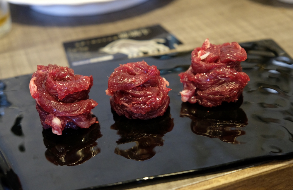 [台南]安平 玻璃牛溫體牛豬肉火鍋 玻璃花般的溫體牛肉 店家嚴選一般火鍋店吃不到的純手工火鍋料