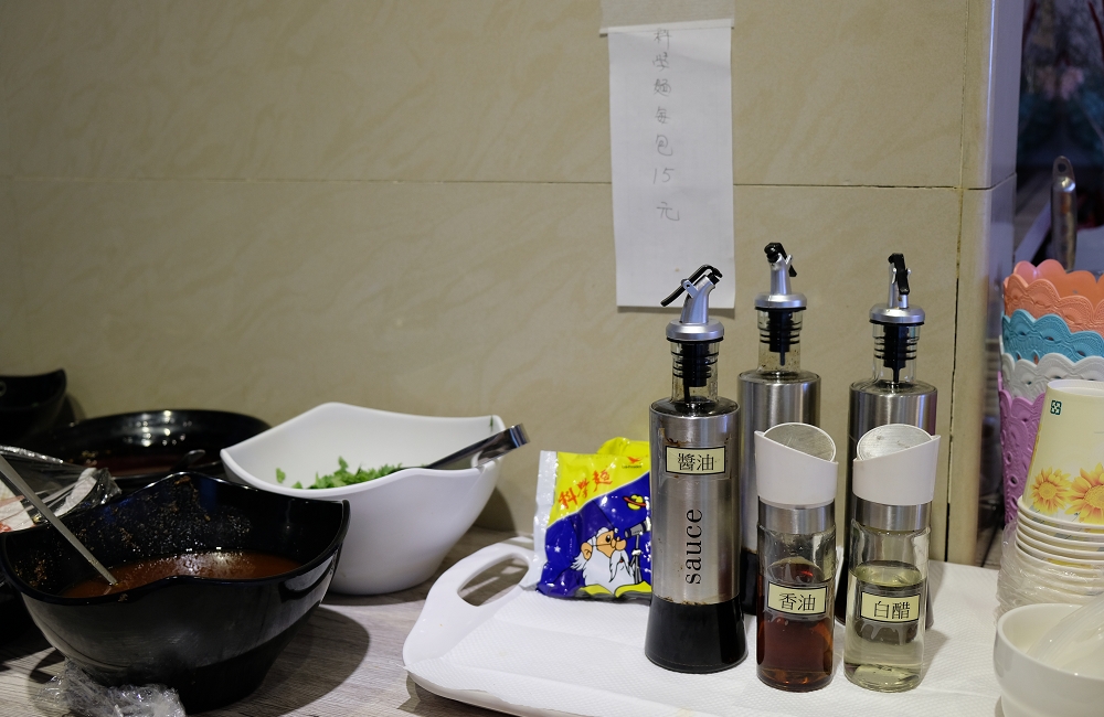 [台南]安平 玻璃牛溫體牛豬肉火鍋 玻璃花般的溫體牛肉 店家嚴選一般火鍋店吃不到的純手工火鍋料