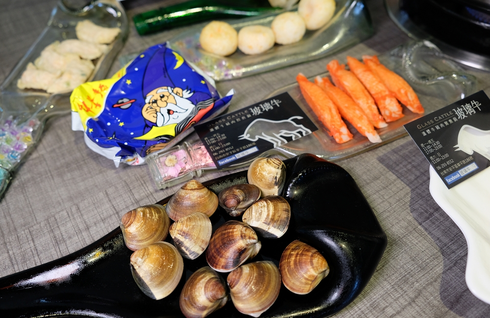 [台南]安平 玻璃牛溫體牛豬肉火鍋 玻璃花般的溫體牛肉 店家嚴選一般火鍋店吃不到的純手工火鍋料