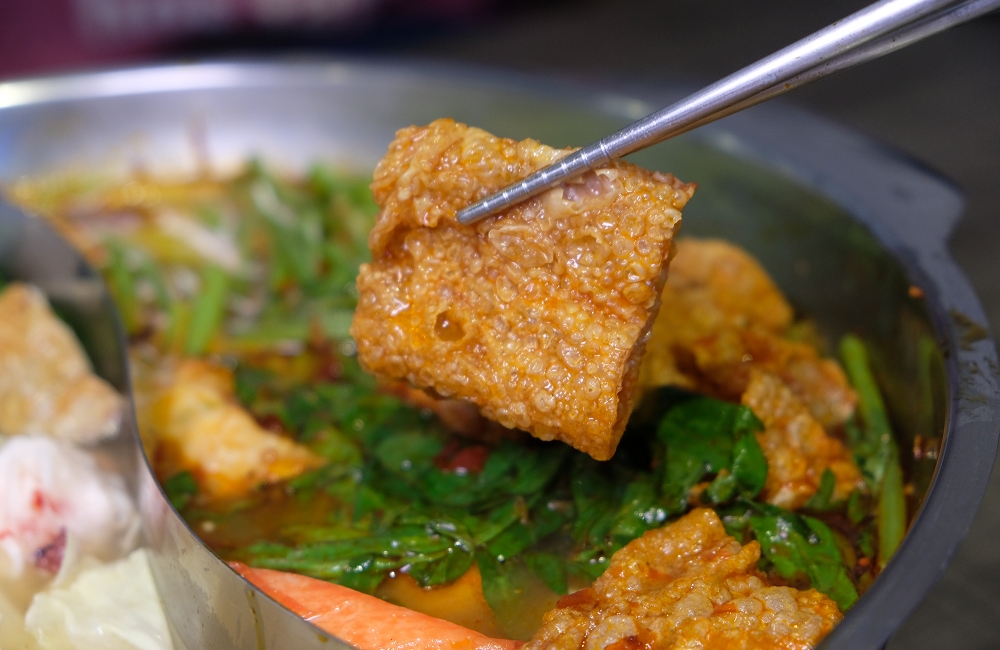 [台南]安平 玻璃牛溫體牛豬肉火鍋 玻璃花般的溫體牛肉 店家嚴選一般火鍋店吃不到的純手工火鍋料