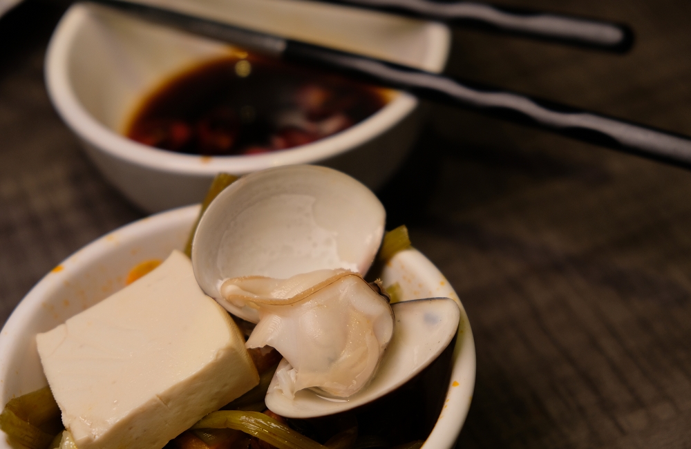 [台南]安平 玻璃牛溫體牛豬肉火鍋 玻璃花般的溫體牛肉 店家嚴選一般火鍋店吃不到的純手工火鍋料