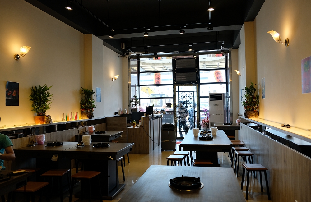 [台南]安平 玻璃牛溫體牛豬肉火鍋 玻璃花般的溫體牛肉 店家嚴選一般火鍋店吃不到的純手工火鍋料