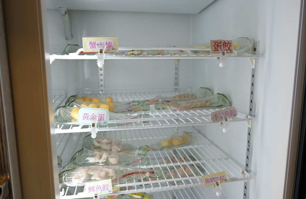 [台南]安平 玻璃牛溫體牛豬肉火鍋 玻璃花般的溫體牛肉 店家嚴選一般火鍋店吃不到的純手工火鍋料