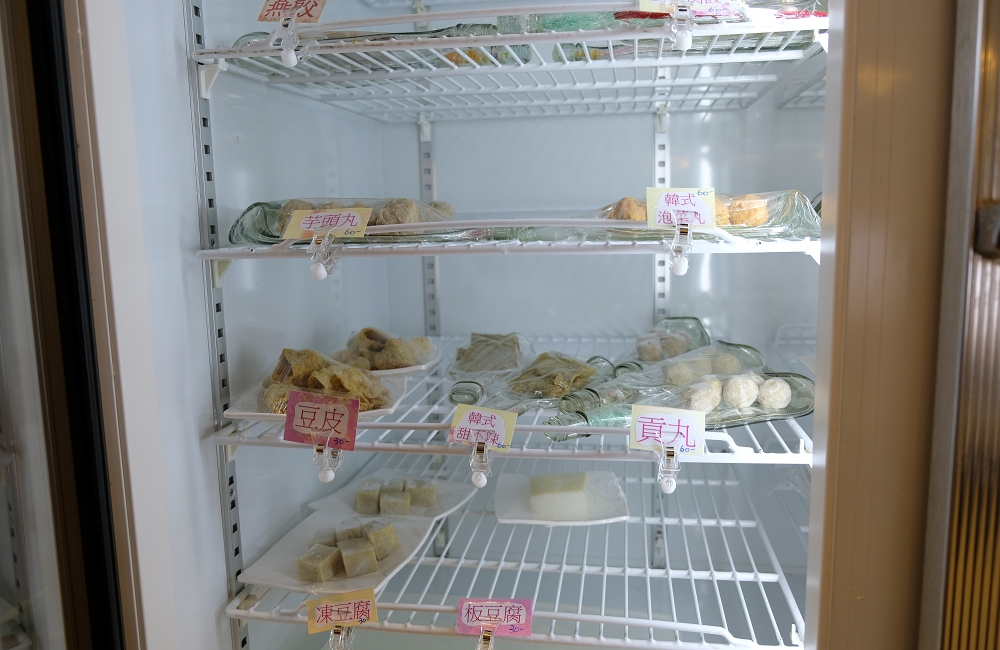 [台南]安平 玻璃牛溫體牛豬肉火鍋 玻璃花般的溫體牛肉 店家嚴選一般火鍋店吃不到的純手工火鍋料