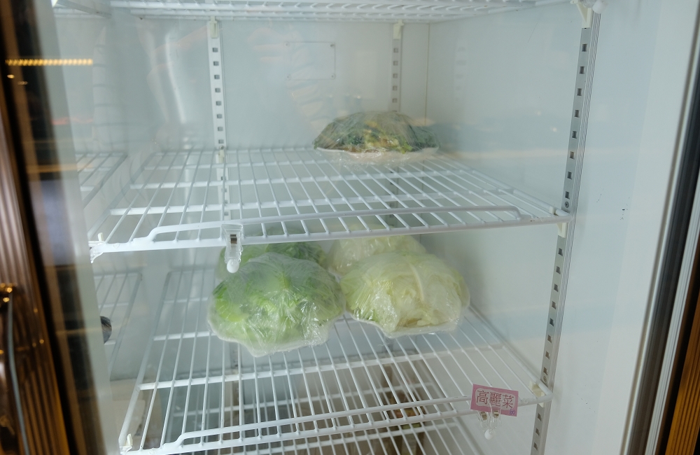 [台南]安平 玻璃牛溫體牛豬肉火鍋 玻璃花般的溫體牛肉 店家嚴選一般火鍋店吃不到的純手工火鍋料