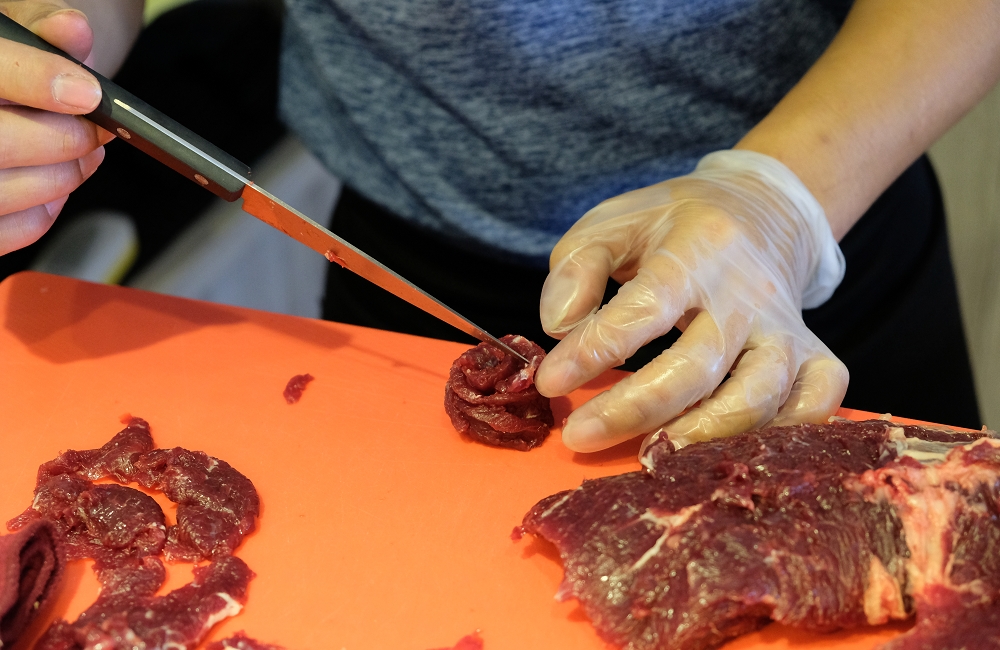 [台南]安平 玻璃牛溫體牛豬肉火鍋 玻璃花般的溫體牛肉 店家嚴選一般火鍋店吃不到的純手工火鍋料