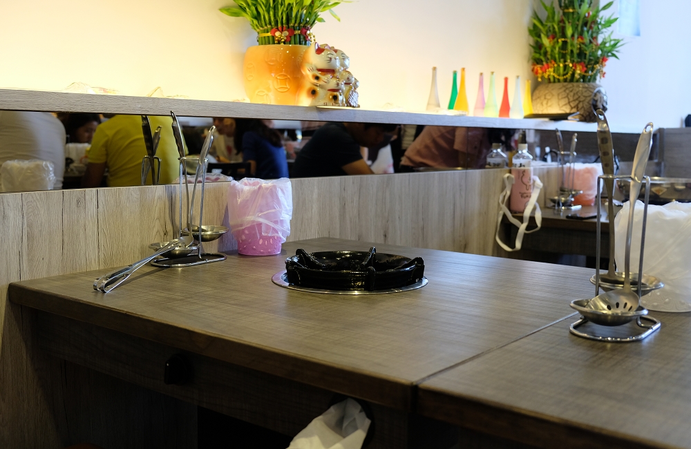 [台南]安平 玻璃牛溫體牛豬肉火鍋 玻璃花般的溫體牛肉 店家嚴選一般火鍋店吃不到的純手工火鍋料