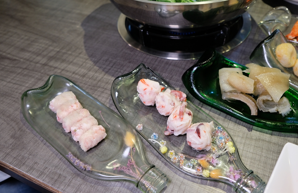 [台南]安平 玻璃牛溫體牛豬肉火鍋 玻璃花般的溫體牛肉 店家嚴選一般火鍋店吃不到的純手工火鍋料