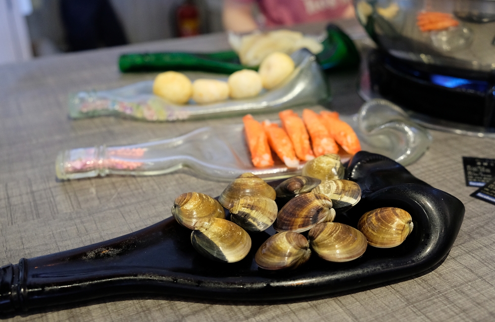 [台南]安平 玻璃牛溫體牛豬肉火鍋 玻璃花般的溫體牛肉 店家嚴選一般火鍋店吃不到的純手工火鍋料