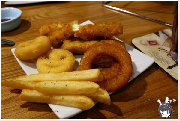 Aries Pasta：[食記]►新北中和區◄Aries Pasta平價義大利麵、超吸睛的摩天輪炸物分享餐、近中和環球購物中心